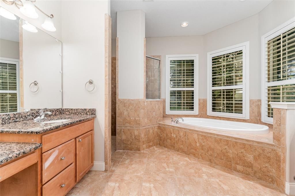 For Sale: $559,900 (4 beds, 3 baths, 2611 Square Feet)