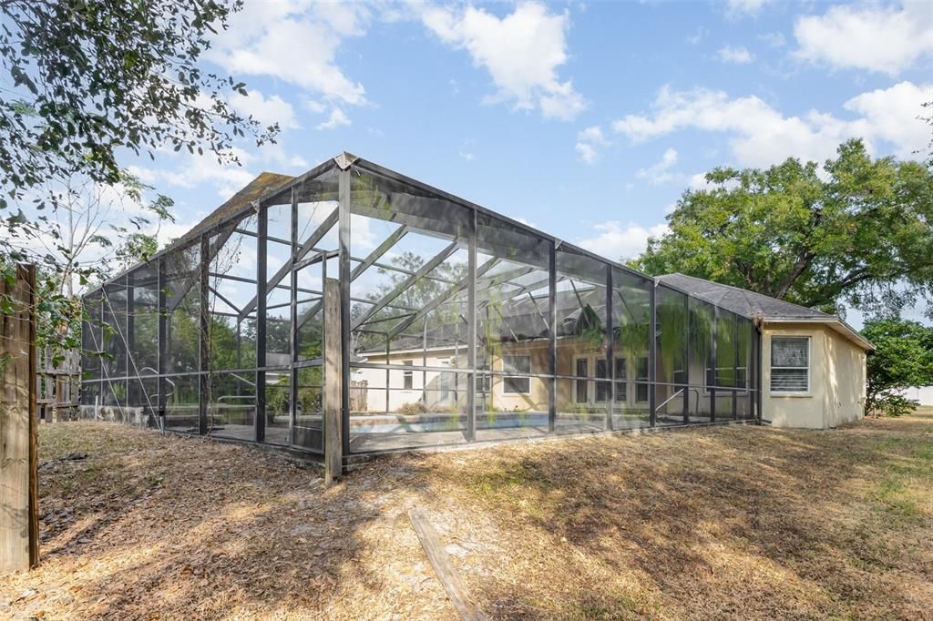 For Sale: $559,900 (4 beds, 3 baths, 2611 Square Feet)