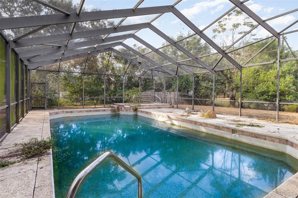 For Sale: $559,900 (4 beds, 3 baths, 2611 Square Feet)