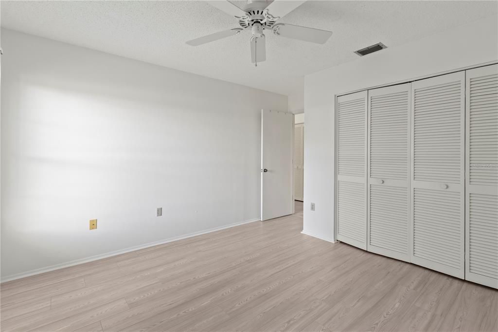 For Sale: $345,000 (2 beds, 2 baths, 1913 Square Feet)