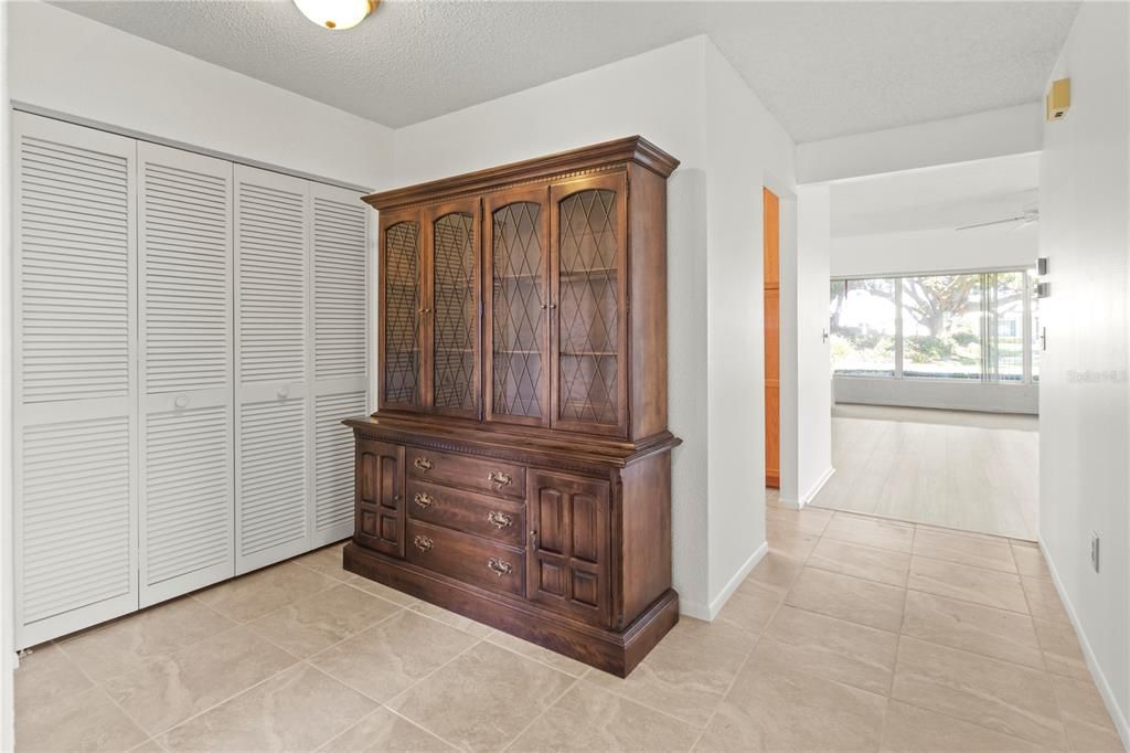 For Sale: $345,000 (2 beds, 2 baths, 1913 Square Feet)