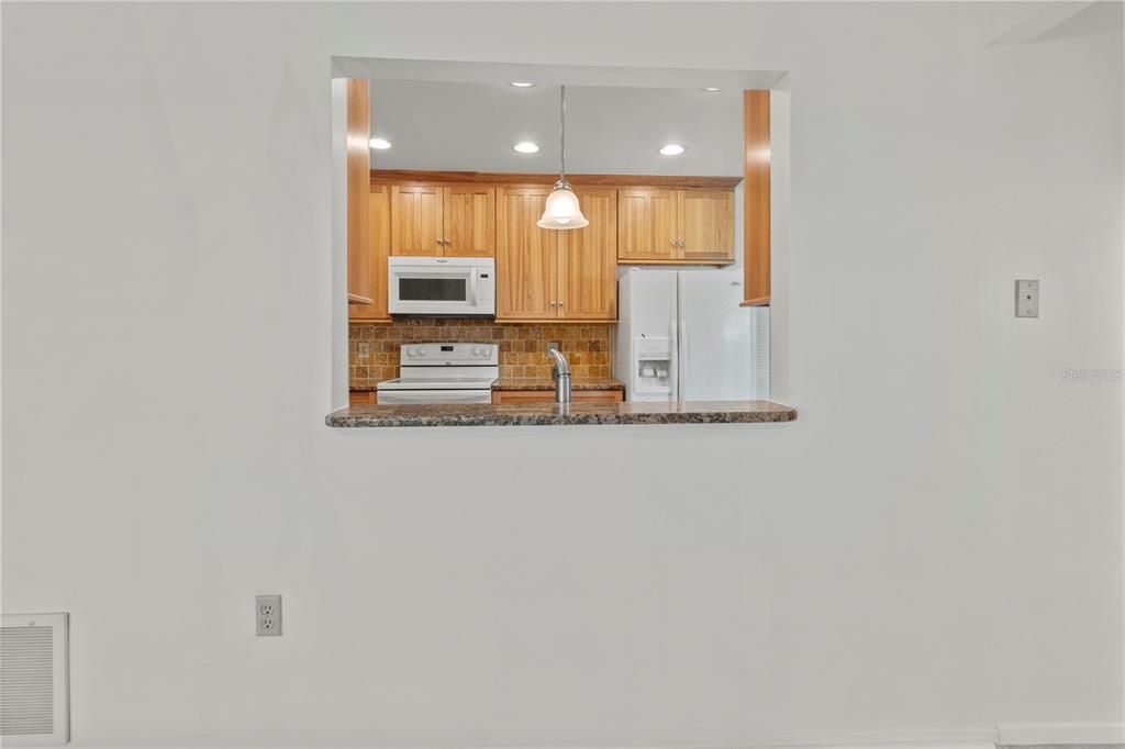 For Sale: $345,000 (2 beds, 2 baths, 1913 Square Feet)