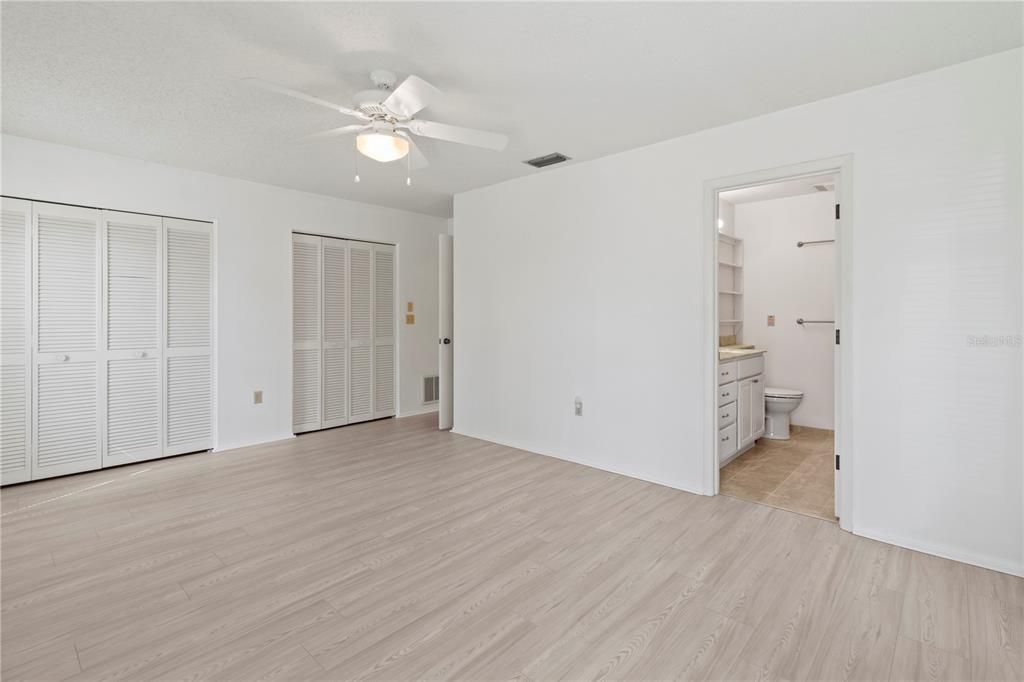 For Sale: $345,000 (2 beds, 2 baths, 1913 Square Feet)