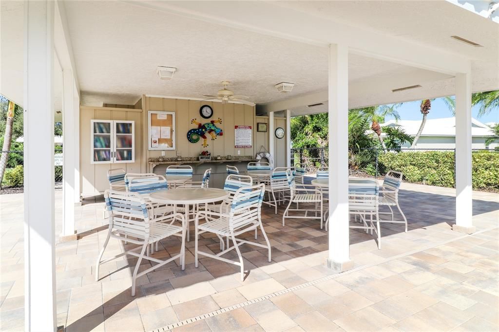 For Sale: $345,000 (2 beds, 2 baths, 1913 Square Feet)