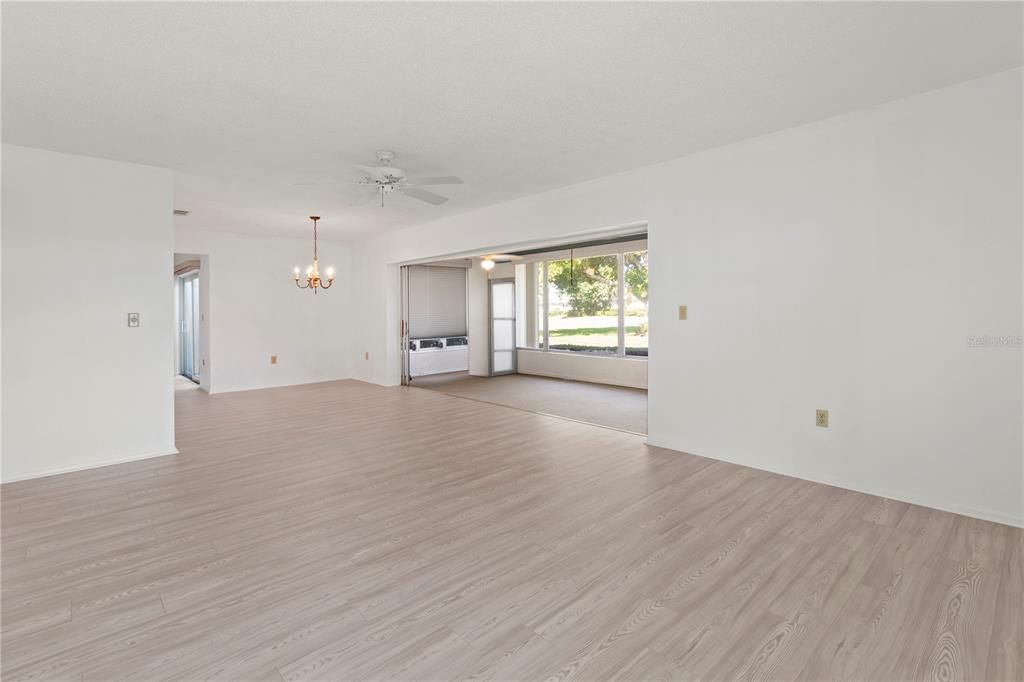 For Sale: $345,000 (2 beds, 2 baths, 1913 Square Feet)