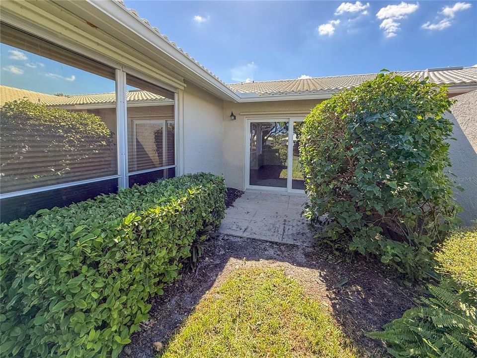 For Sale: $345,000 (2 beds, 2 baths, 1913 Square Feet)