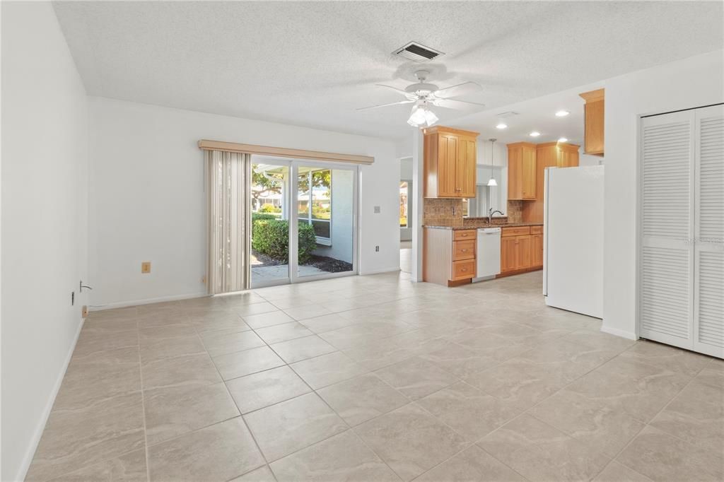 For Sale: $345,000 (2 beds, 2 baths, 1913 Square Feet)