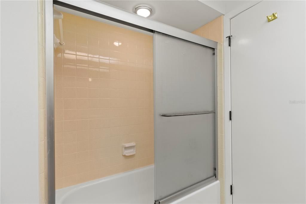 For Sale: $345,000 (2 beds, 2 baths, 1913 Square Feet)