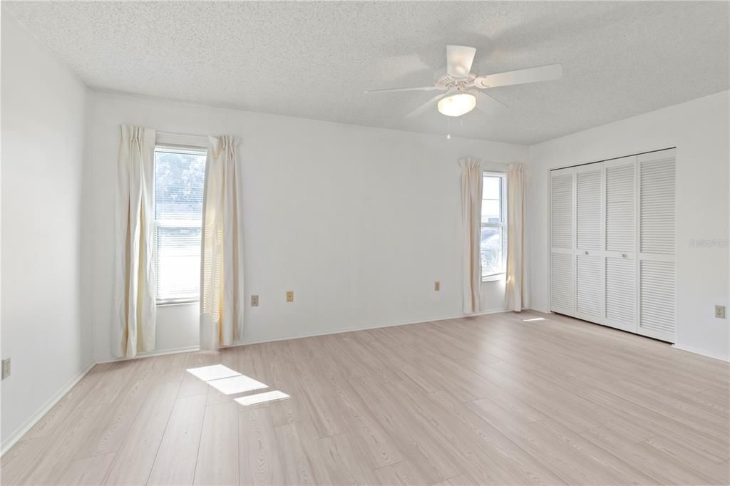 For Sale: $345,000 (2 beds, 2 baths, 1913 Square Feet)