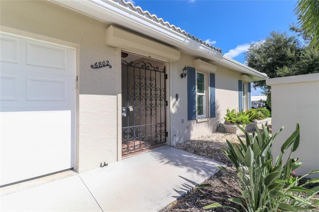 For Sale: $345,000 (2 beds, 2 baths, 1913 Square Feet)