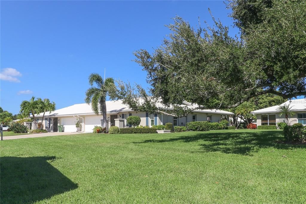 For Sale: $345,000 (2 beds, 2 baths, 1913 Square Feet)