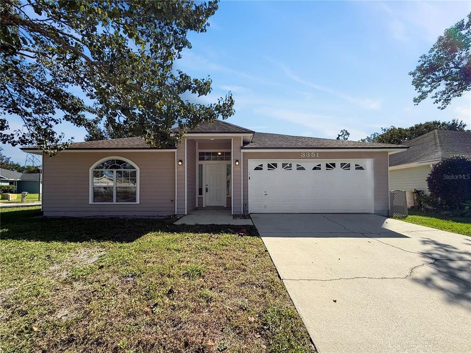 Recently Rented: $1,895 (3 beds, 2 baths, 1505 Square Feet)