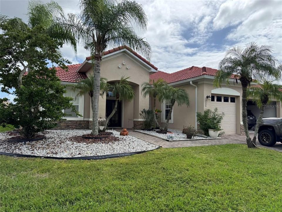 待售: $430,000 (3 贝兹, 2 浴室, 2530 平方英尺)