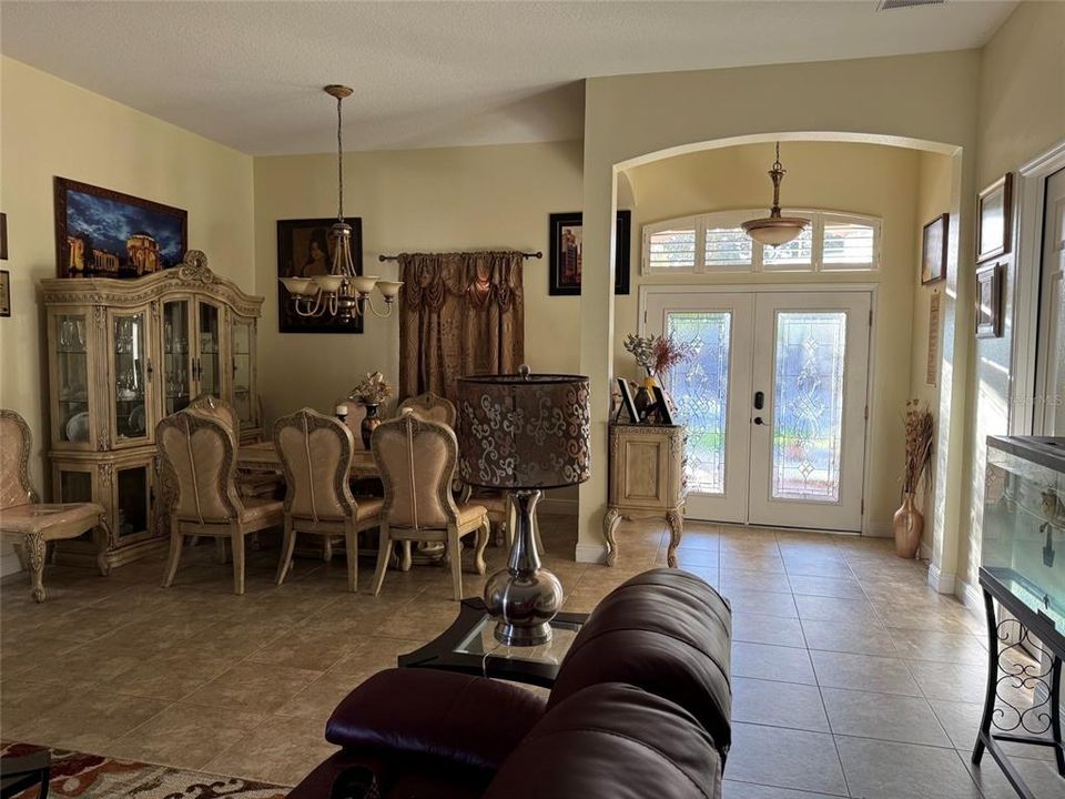 待售: $430,000 (3 贝兹, 2 浴室, 2530 平方英尺)