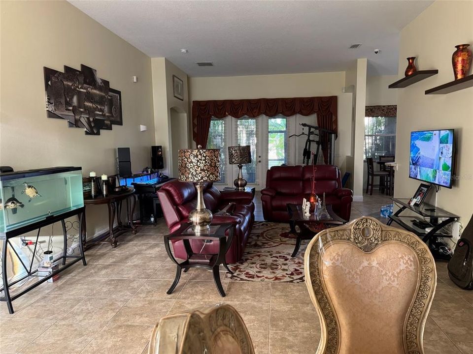 待售: $430,000 (3 贝兹, 2 浴室, 2530 平方英尺)