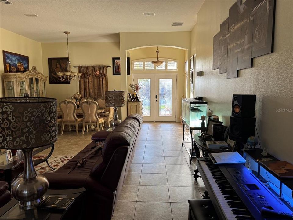 待售: $430,000 (3 贝兹, 2 浴室, 2530 平方英尺)