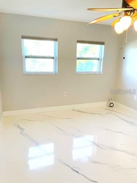 For Sale: $204,900 (2 beds, 2 baths, 920 Square Feet)