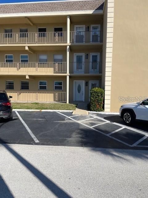 For Sale: $204,900 (2 beds, 2 baths, 920 Square Feet)