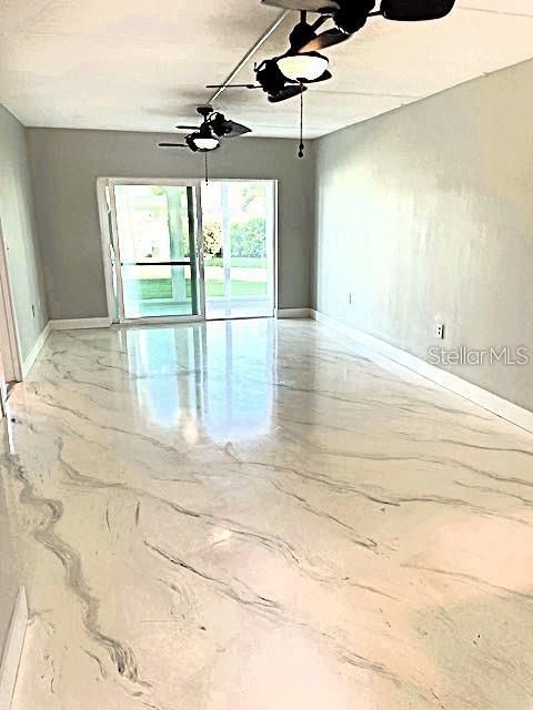 For Sale: $204,900 (2 beds, 2 baths, 920 Square Feet)