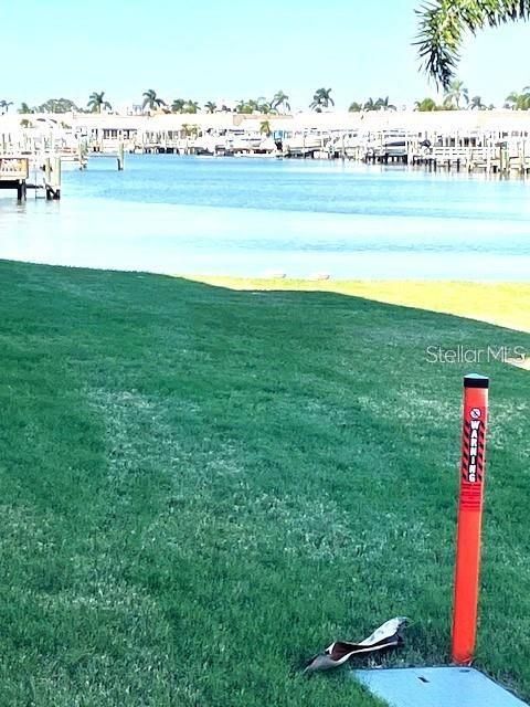 For Sale: $204,900 (2 beds, 2 baths, 920 Square Feet)