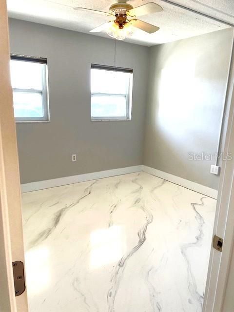 For Sale: $204,900 (2 beds, 2 baths, 920 Square Feet)