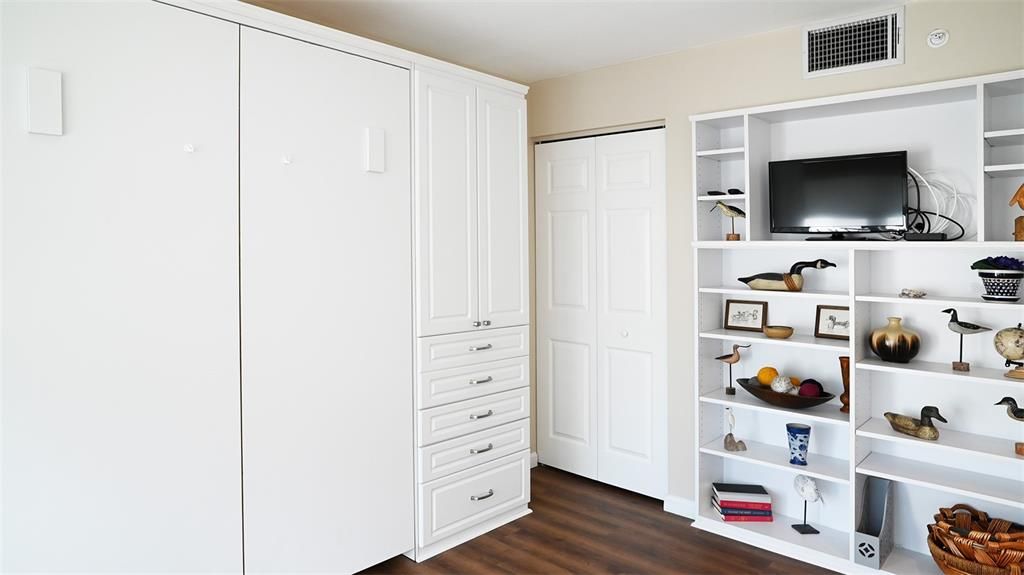 For Sale: $698,000 (3 beds, 3 baths, 1803 Square Feet)