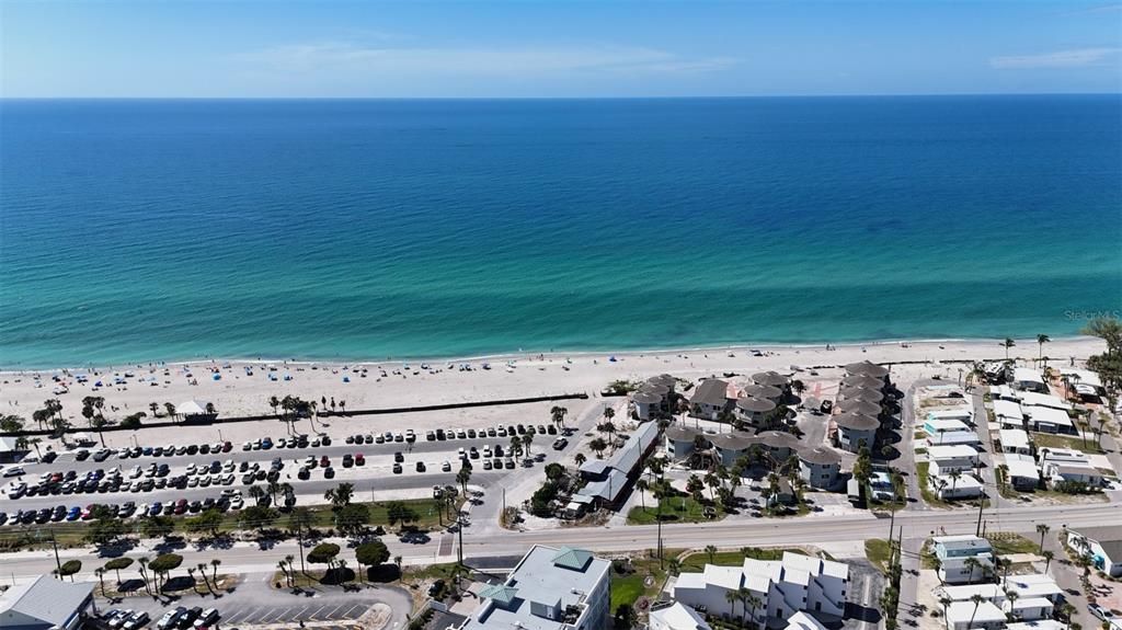 For Sale: $698,000 (3 beds, 3 baths, 1803 Square Feet)