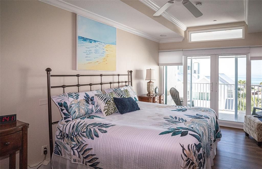 For Sale: $698,000 (3 beds, 3 baths, 1803 Square Feet)