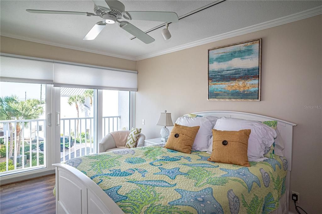 For Sale: $698,000 (3 beds, 3 baths, 1803 Square Feet)