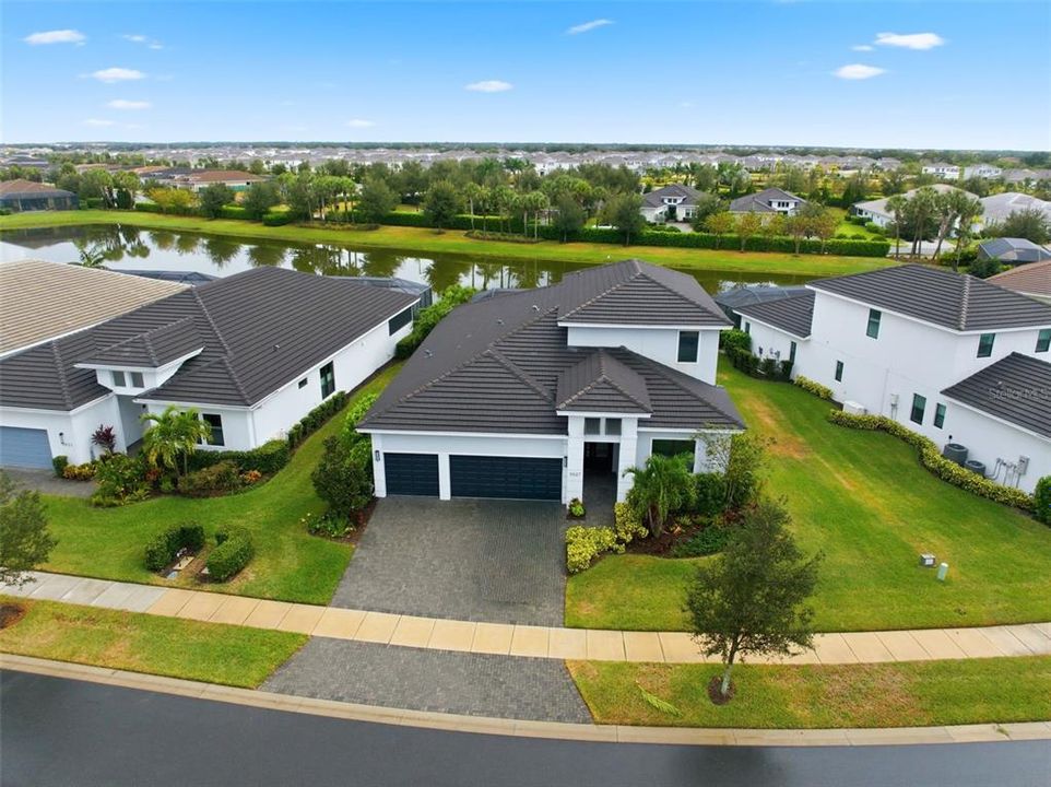 For Sale: $1,145,000 (4 beds, 4 baths, 3330 Square Feet)