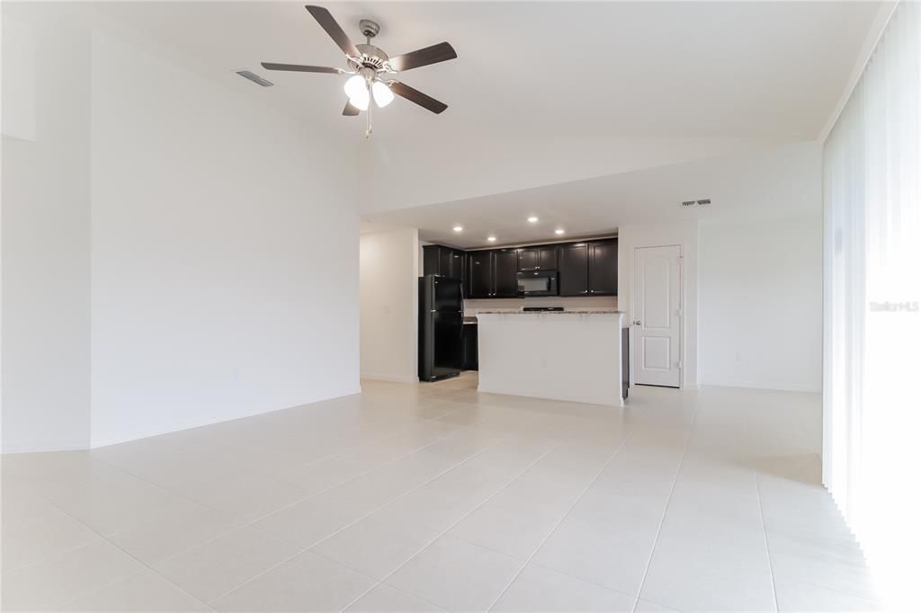 For Rent: $1,985 (3 beds, 2 baths, 1680 Square Feet)