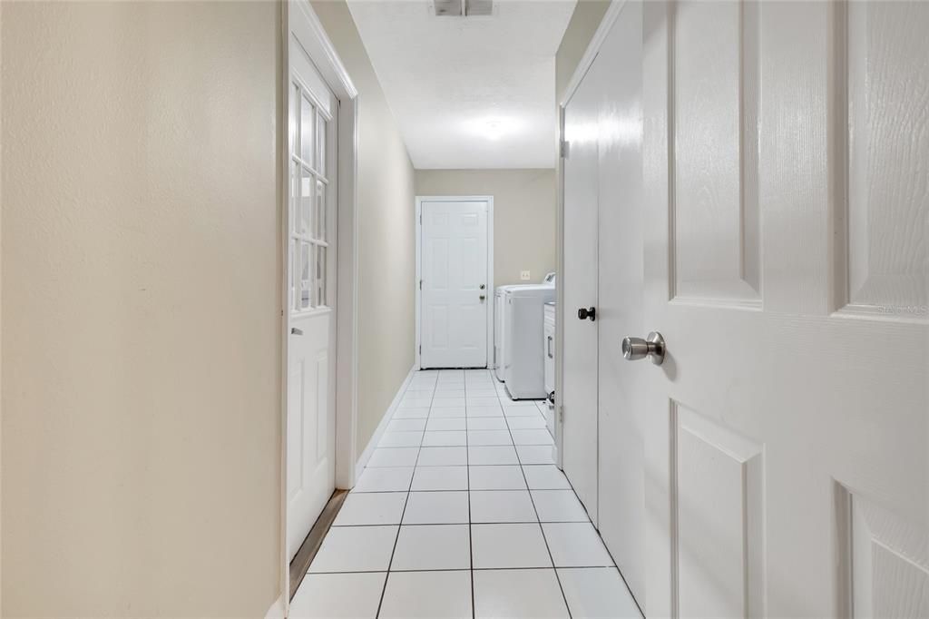 合同活跃: $579,900 (3 贝兹, 2 浴室, 1910 平方英尺)