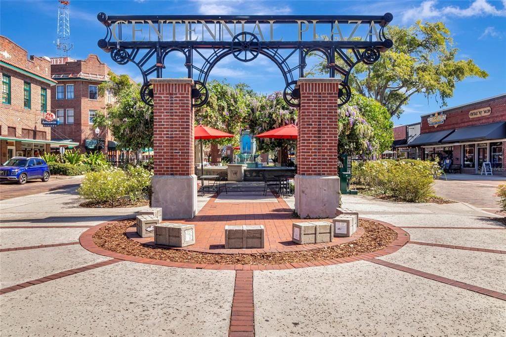 合同活跃: $579,900 (3 贝兹, 2 浴室, 1910 平方英尺)