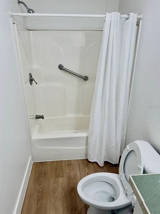 For Sale: $209,500 (3 beds, 2 baths, 1664 Square Feet)