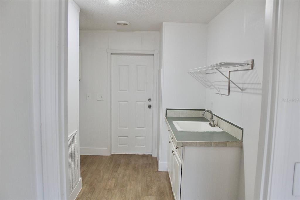 For Sale: $209,500 (3 beds, 2 baths, 1664 Square Feet)