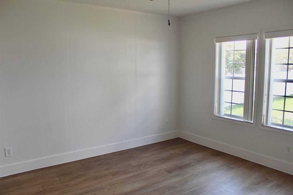 For Sale: $209,500 (3 beds, 2 baths, 1664 Square Feet)