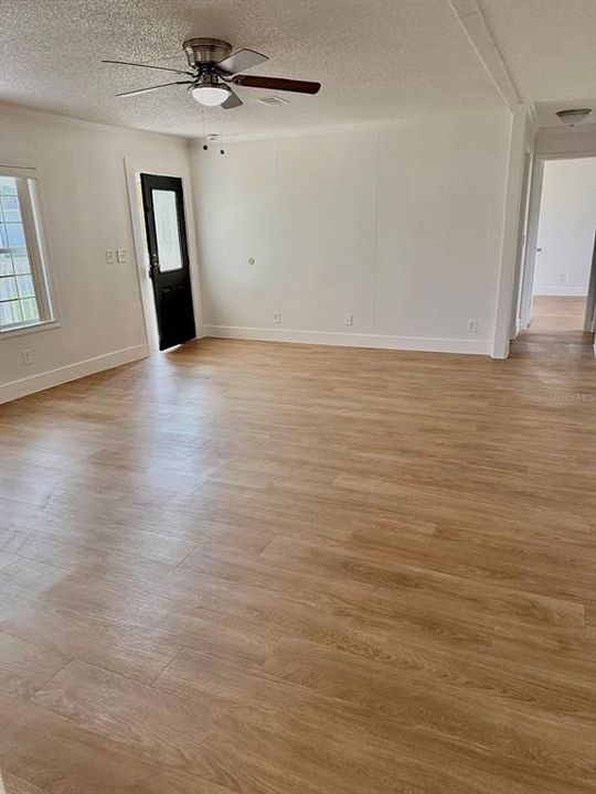 For Sale: $209,500 (3 beds, 2 baths, 1664 Square Feet)