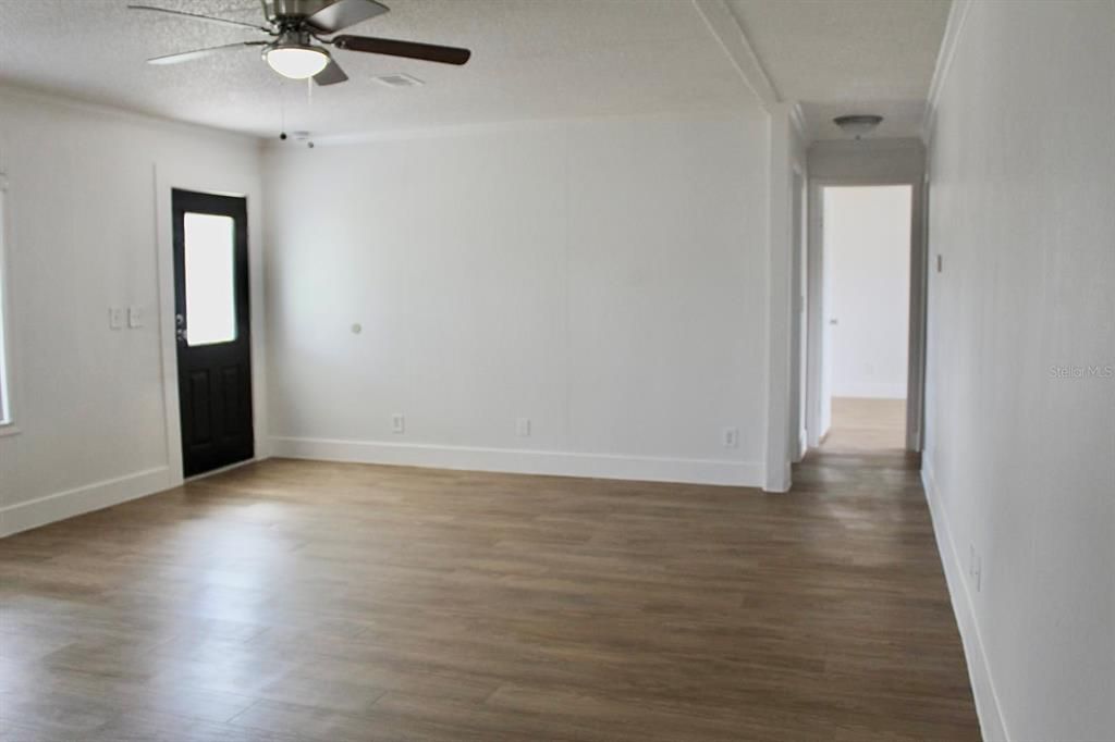 For Sale: $209,500 (3 beds, 2 baths, 1664 Square Feet)