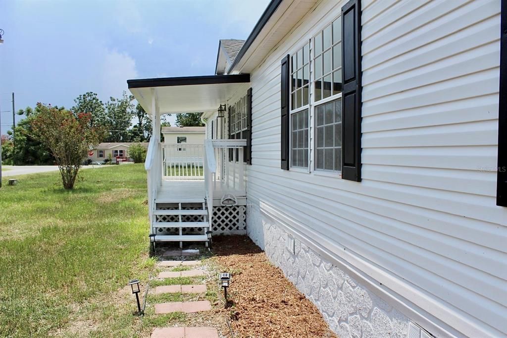 For Sale: $209,500 (3 beds, 2 baths, 1664 Square Feet)