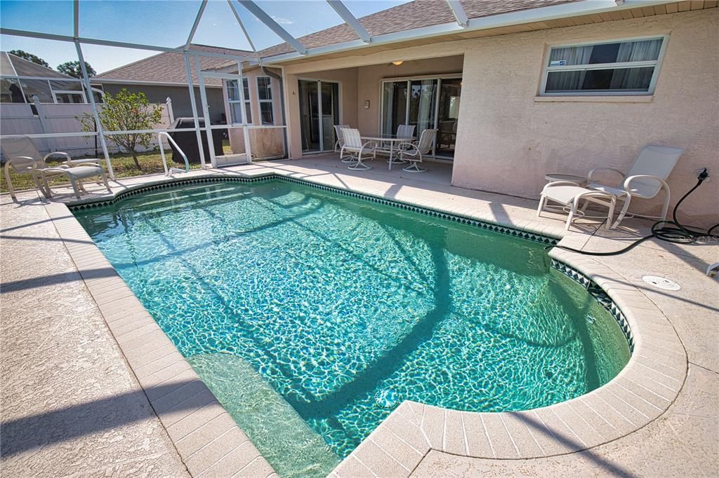 出租: $4,200 (2 贝兹, 2 浴室, 1350 平方英尺)