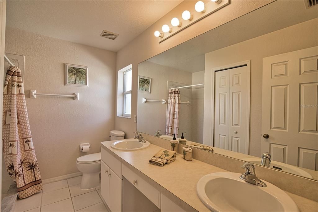 出租: $4,200 (2 贝兹, 2 浴室, 1350 平方英尺)