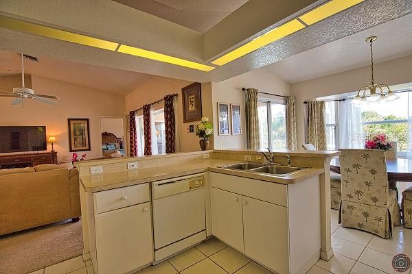 出租: $4,200 (2 贝兹, 2 浴室, 1350 平方英尺)