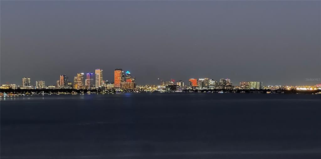 合同活跃: $2,750,000 (3 贝兹, 3 浴室, 3316 平方英尺)