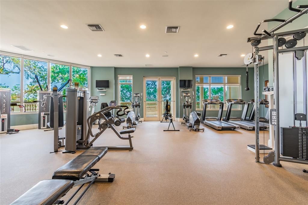 合同活跃: $2,750,000 (3 贝兹, 3 浴室, 3316 平方英尺)