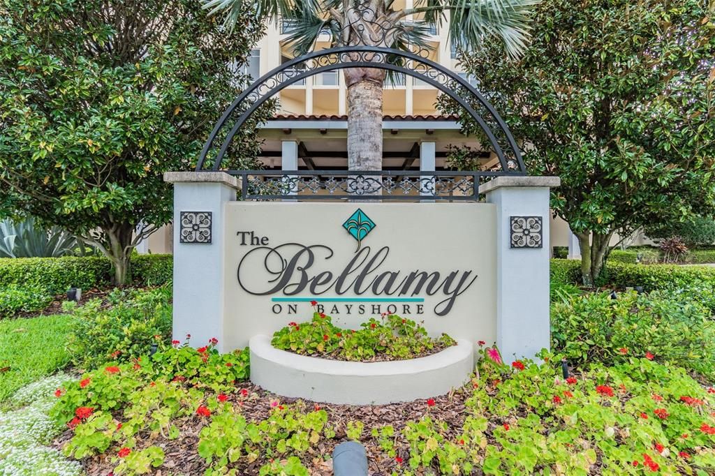 合同活跃: $2,750,000 (3 贝兹, 3 浴室, 3316 平方英尺)