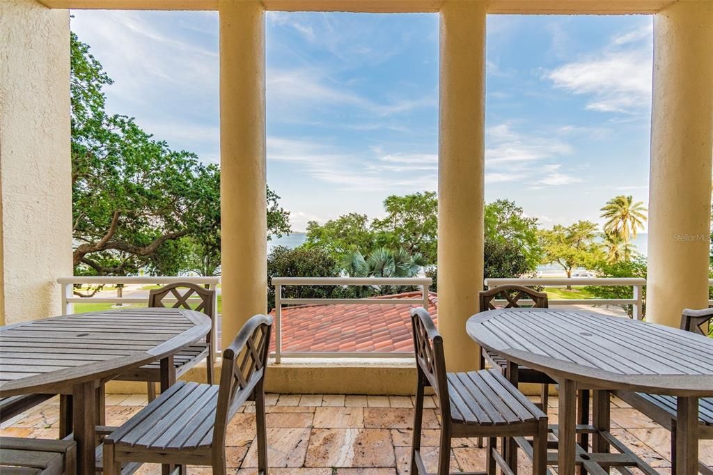 合同活跃: $2,750,000 (3 贝兹, 3 浴室, 3316 平方英尺)