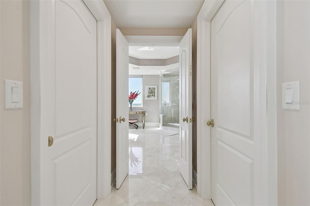 合同活跃: $2,750,000 (3 贝兹, 3 浴室, 3316 平方英尺)