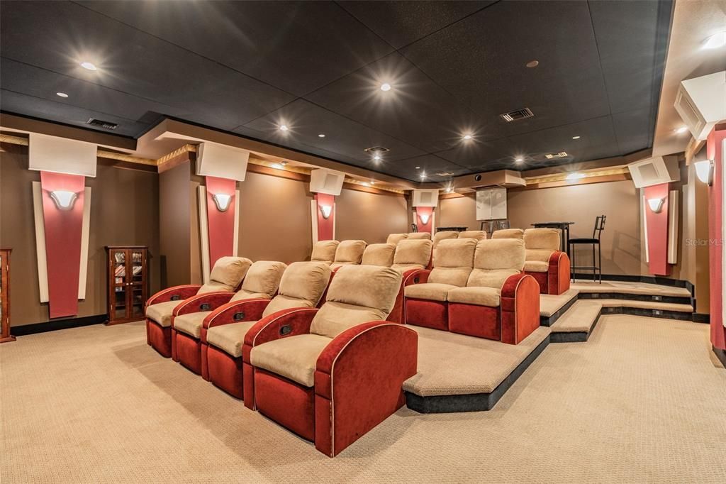 合同活跃: $2,750,000 (3 贝兹, 3 浴室, 3316 平方英尺)