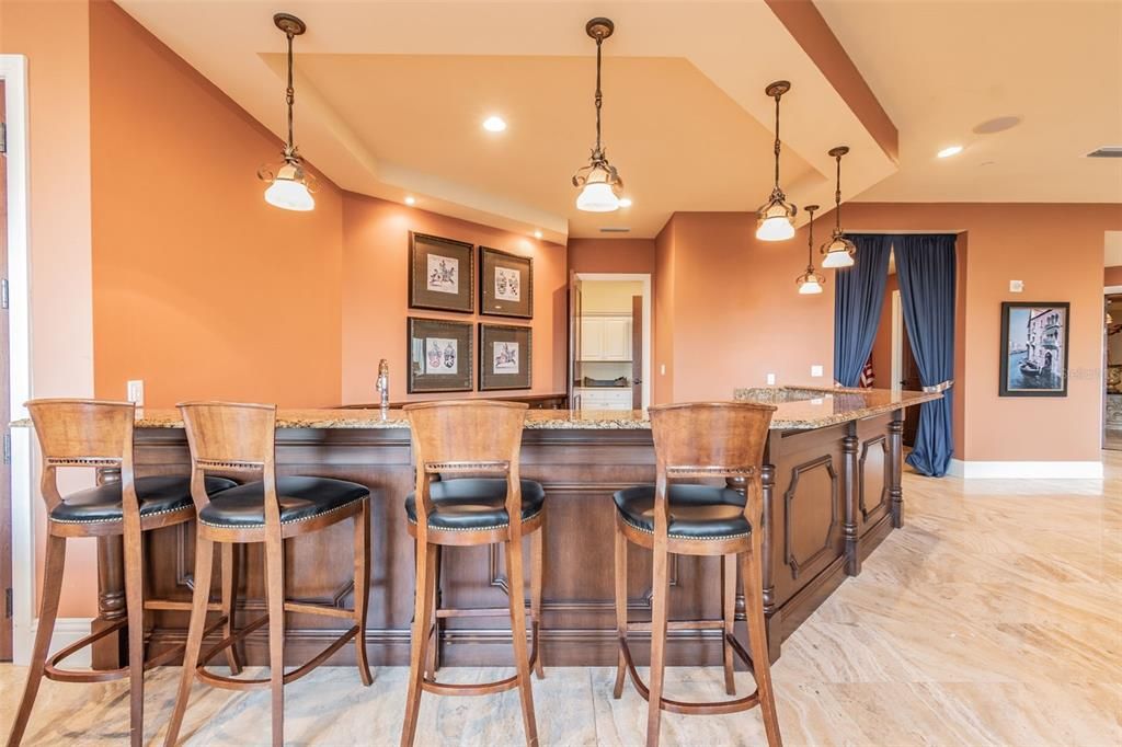 合同活跃: $2,750,000 (3 贝兹, 3 浴室, 3316 平方英尺)