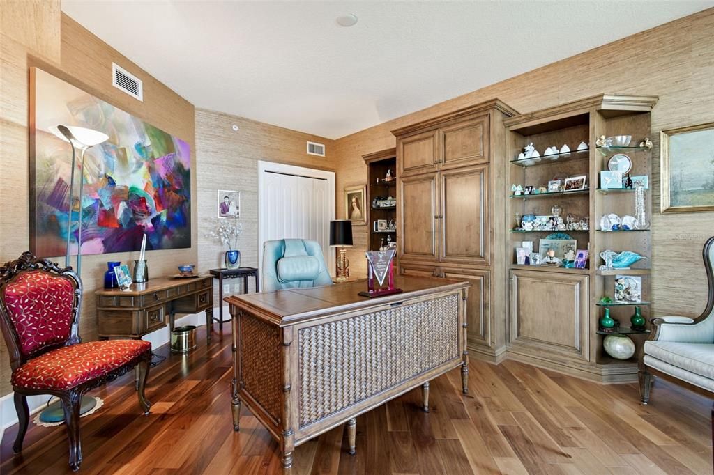 合同活跃: $2,750,000 (3 贝兹, 3 浴室, 3316 平方英尺)